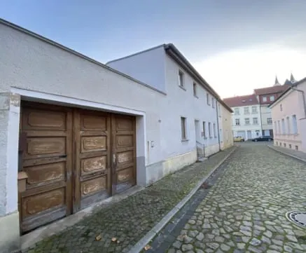 Mehrfamilienhaus in Schönebeck (mit hohem Gewerbeanteil) – Bild 1 von 2